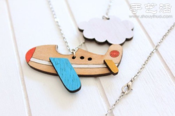 Fresh and cute jewelry made from pure wood handmade