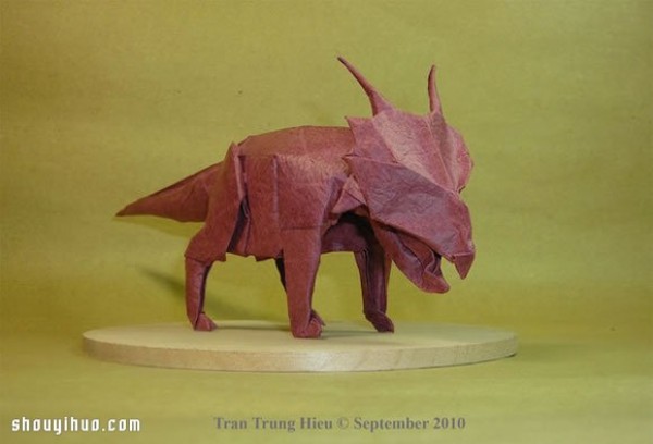 Origami dinosaur works by Vietnamese origami artist Adam Tram