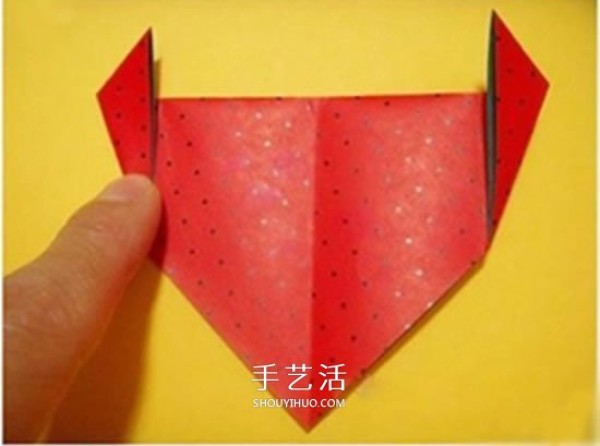 Childrens Origami Strawberry Tutorial with Simple Strawberry Folding Illustrations