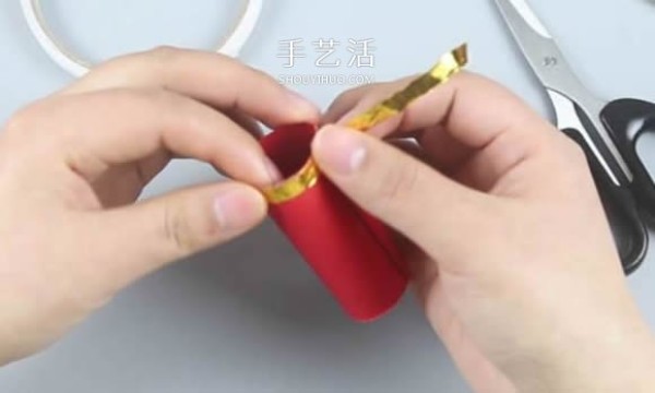 How to make a string of firecrackers with cardboard for decoration