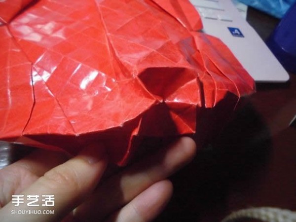 Kissing Fish Origami Illustration of the Super Complex Heart Folding Process