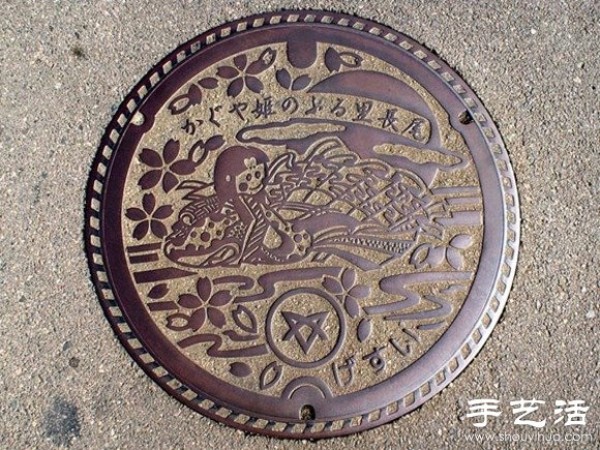 Japanese street creative manhole cover DIY design