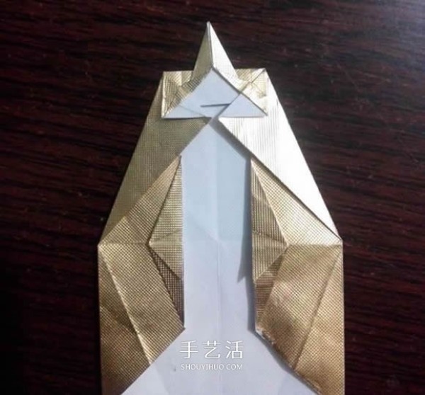 Using cigarette box paper waste and making origami three-dimensional owl illustration step-by-step