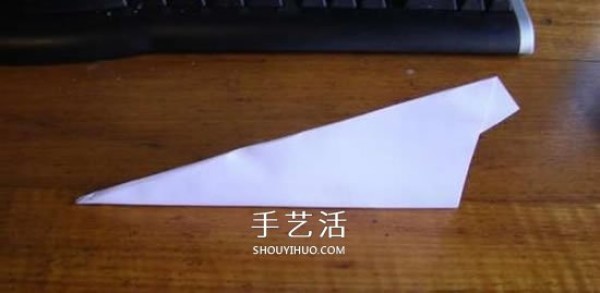 Fly faster and further! Illustration of the origami method of a simple paper airplane