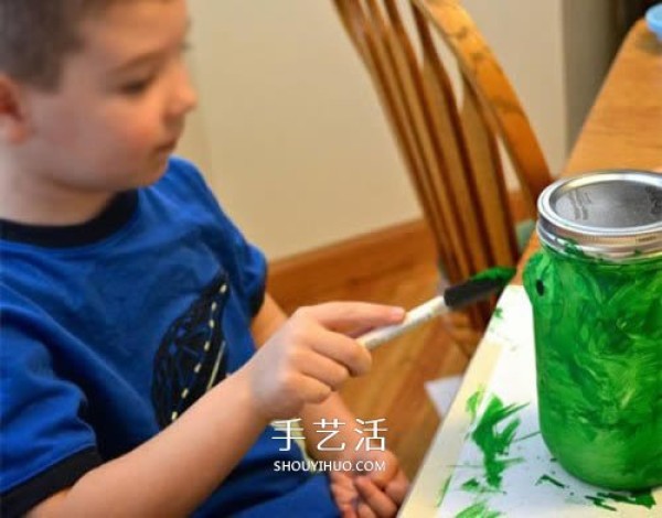 How to make Halloween glass lanterns using waste glass bottles to make lanterns