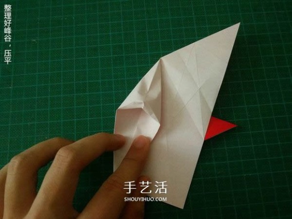 Illustrated tutorial on how to fold the Christmas crane How to fold the Christmas crane