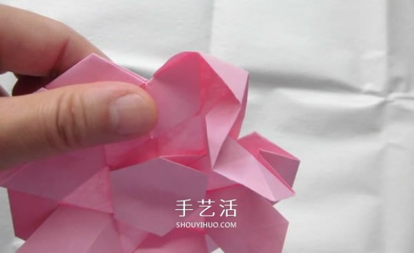 Illustration of how to fold a beautiful straw hat. Steps to make an origami flower straw hat.