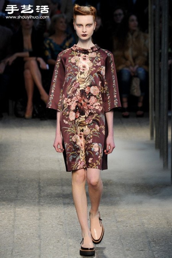 The 2014 autumn and winter clothing series breaks the dullness of autumn and winter, and a hundred flowers bloom