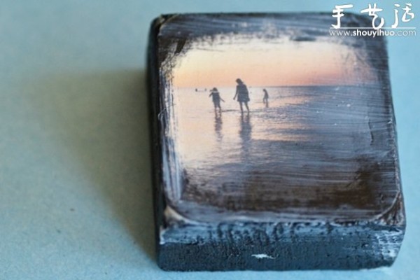 Wood block DIY to make lomo style photo jewelry