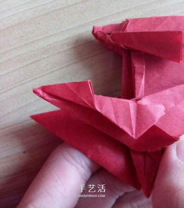 The process of folding the auspicious beast Kirin, the illustrated process of folding the Origami Tetsushi Kamiyas Kirin