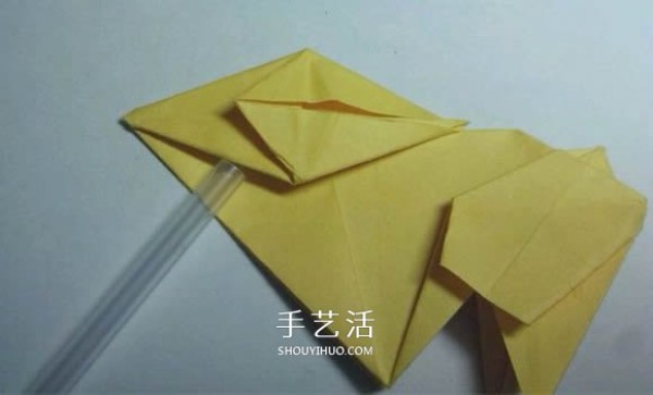 The detailed origami illustration process will teach you how to fold a three-dimensional rabbit