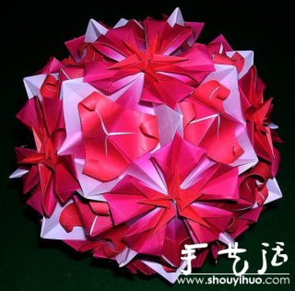 Appreciation of complex kaleidoscope origami works