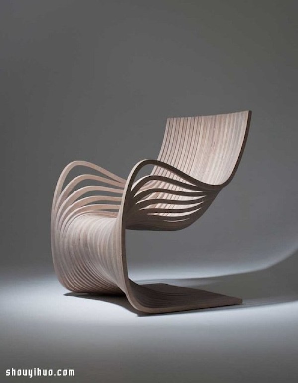 Pipo Chair, a minimalist chair design with graceful lines