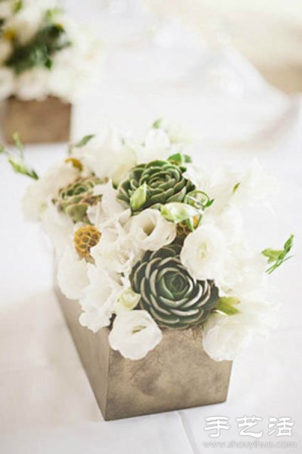 DIY environmentally friendly personalized wedding decoration with succulent plants