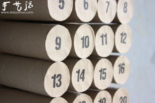 Environmental friendly small production: toilet paper roll DIY calendar