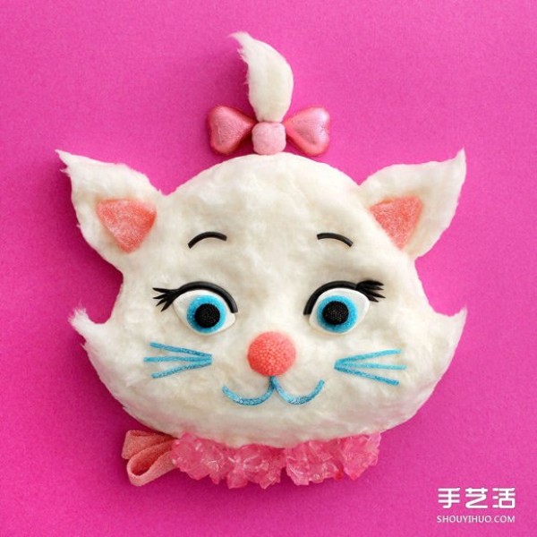 Moms childlike presentation: delicious and cute Disney cartoon characters