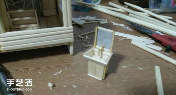 Disposable chopsticks are used to hand-make a life-like villa model, the steps are complete! 