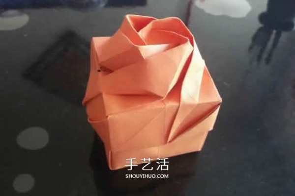 How to fold a rose carton and illustrate the origami Valentines Day rose gift box