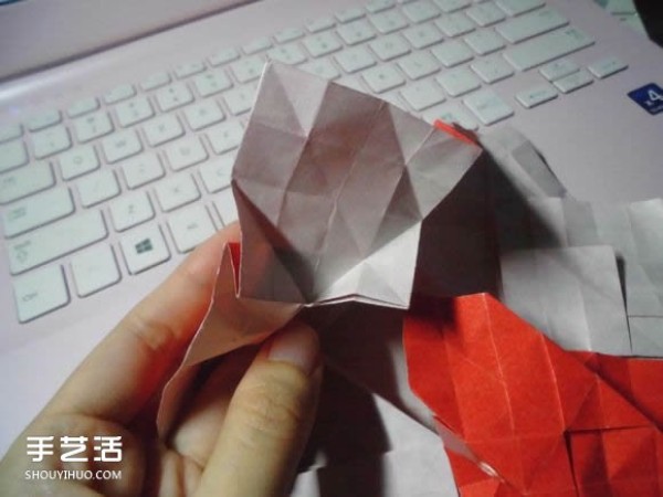 Kissing Fish Origami Illustration of the Super Complex Heart Folding Process