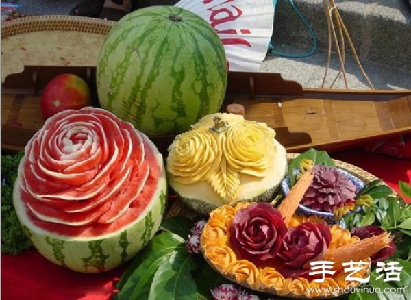 Exquisite peony watermelon carvings