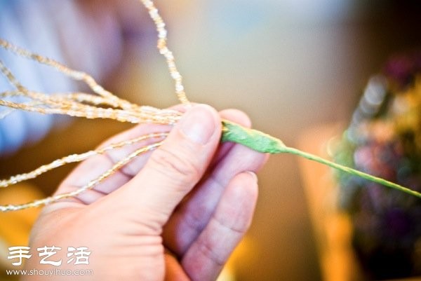 Hand-making tutorial on brooch and bouquet