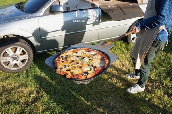 DIY old car pizza oven uses ordinary items to create extraordinary fun