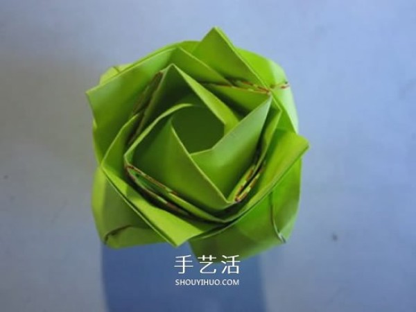 The origami illustration of the original paper rose is very detailed