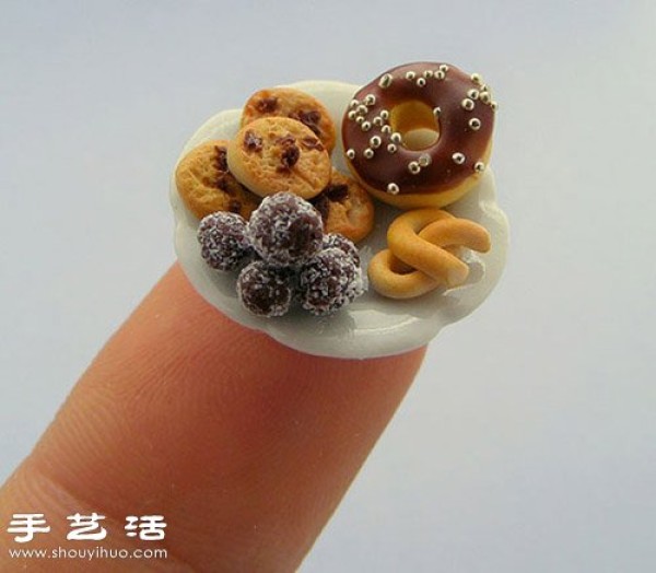 Mini polymer clay food model