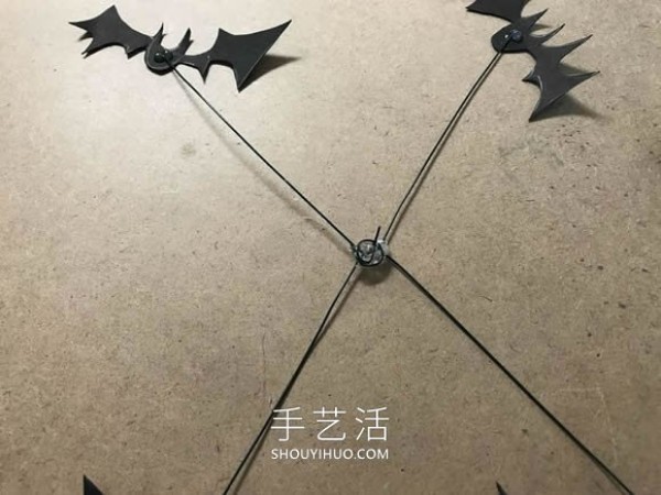 Illustrated tutorial on how to make your own Halloween bat projection device