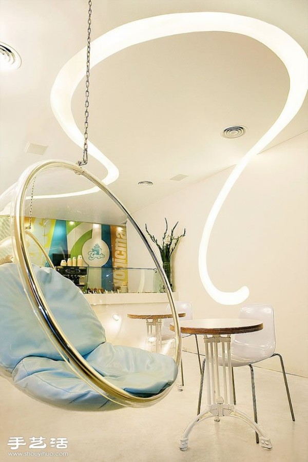 Refreshing and lovely Israeli yogurt shop decoration design