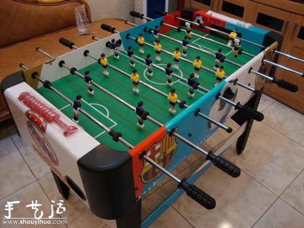 Packaging boxes turn waste into treasures and homemade table football