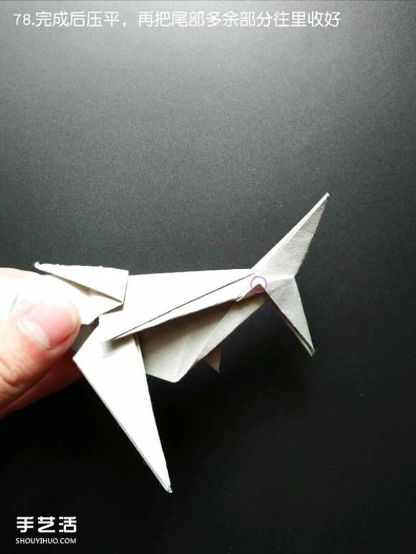 Super complex origami shark illustration, detailed steps for folding a three-dimensional shark