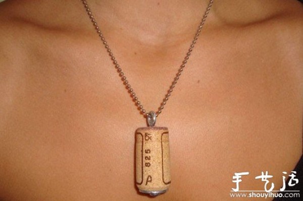 Necklace made by DIY wine cork