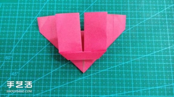 LOVE heart-shaped origami illustrated tutorial on how to fold LOVE love on Valentines Day