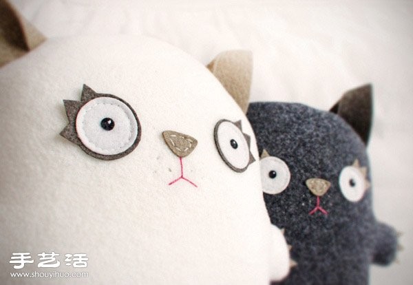 Illustrated tutorial on hand-making of cute fabric cat dolls with non-woven fabrics