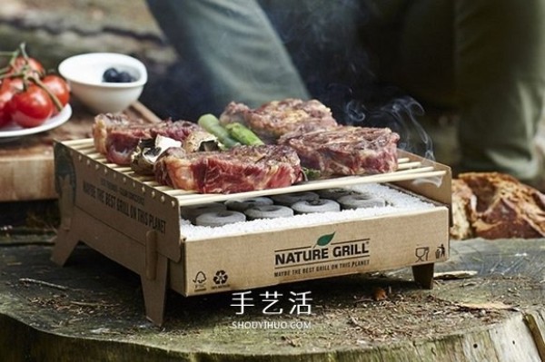 This is a disposable oven made of environmentally friendly paper and bamboo for barbecues