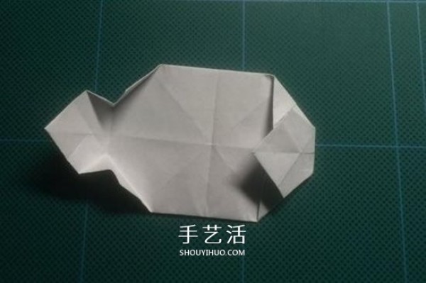 Childrens hand-made origami Daibai illustrates the simple and cute folding method of Daibai