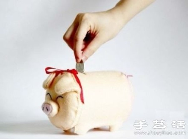 Parent-child handicrafts: Cute piggy bank made from non-woven fabrics