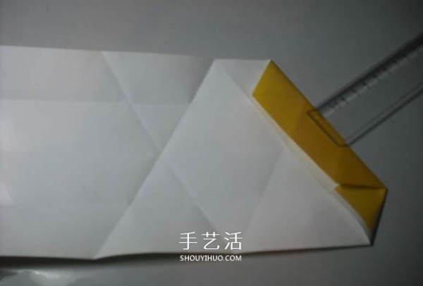 How to fold a paper money medal and illustrate the method of hand-made origami medals