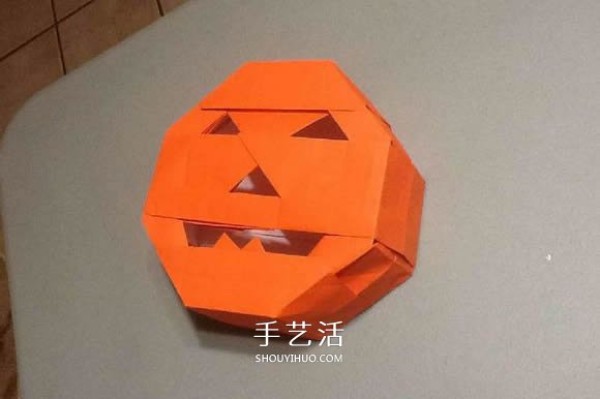 Origami illustration of three-dimensional jack-o