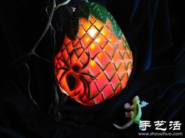 Exquisite peony watermelon carvings