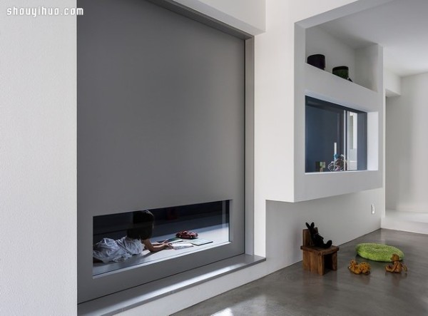 Decoration design of floor-to-ceiling large glass mountain villa in Hertz County, Japan