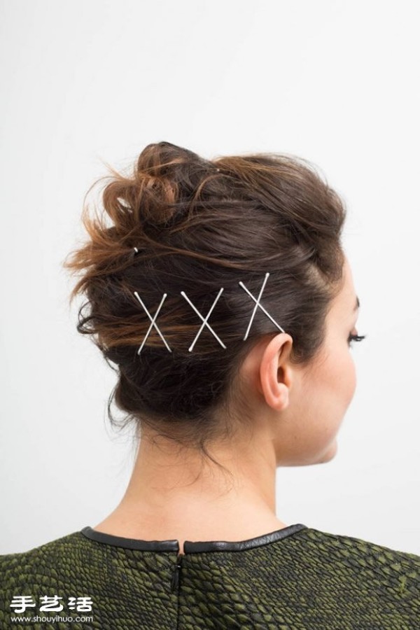 Hairpins can also create new tricks and 15 pretty hairstyles can be easily completed