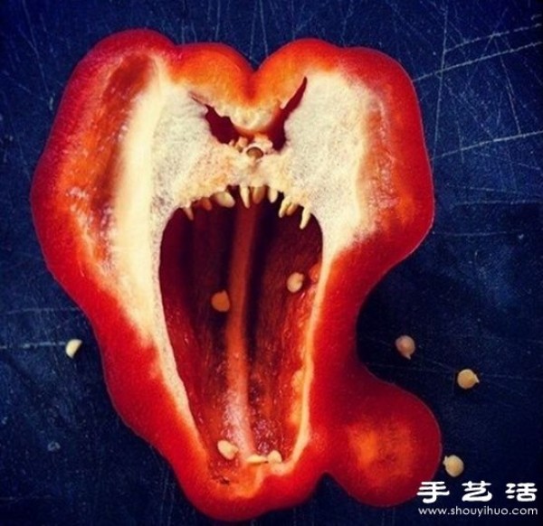 Green pepper and red pepper creative DIY horror expression