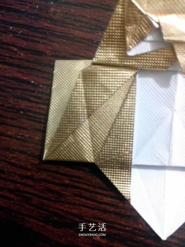 Using cigarette box paper waste and making origami three-dimensional owl illustration step-by-step