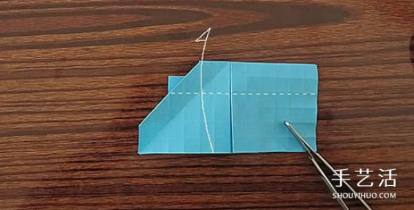 The origami method of the skull illustrates the process of folding the skull