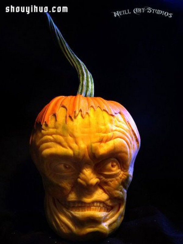 A scary pumpkin carving that won