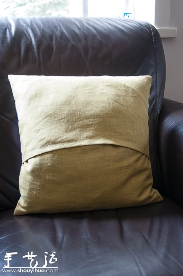 Tutorial on making simple throw pillows/cushions with handmade fabrics