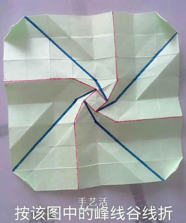 Valentines Day gift box origami illustration, how to fold a beautiful Korean rose gift box