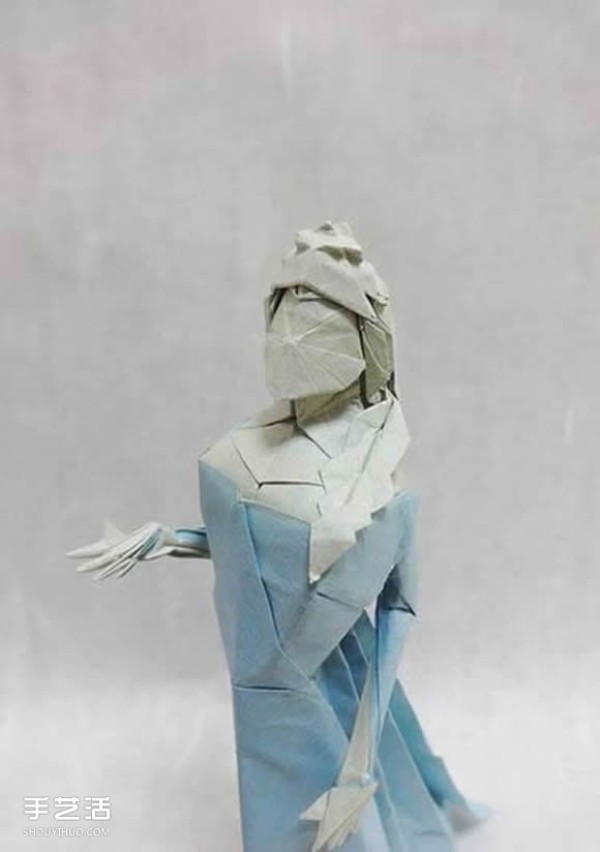 Elsa the Snow Queen origami illustration and three-dimensional female figure origami tutorial